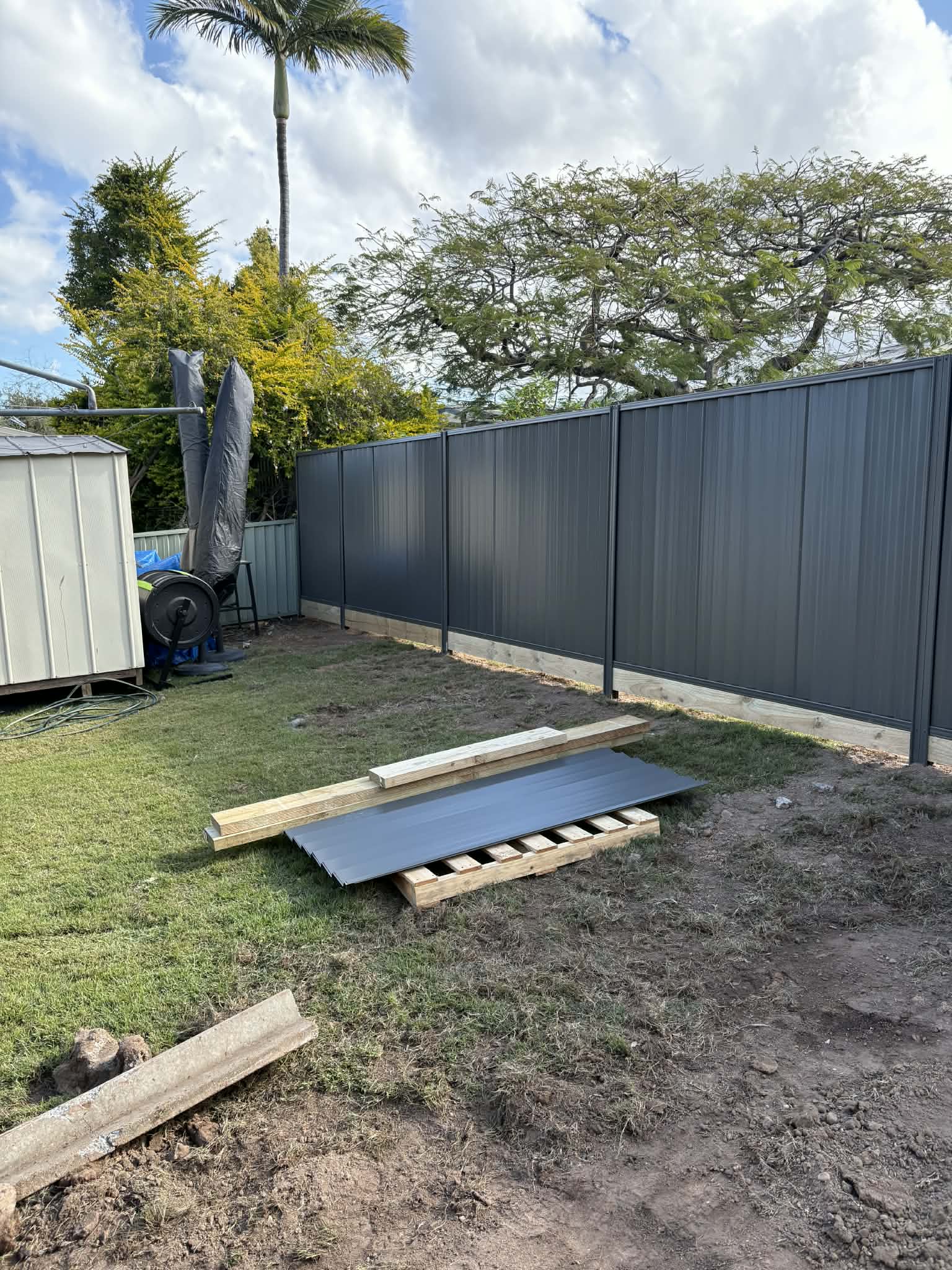 Custom fencing installation Brisbane